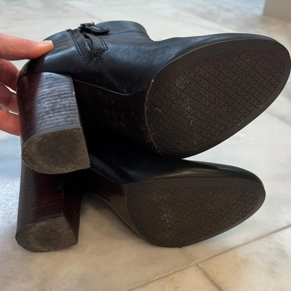 Tory Burch Fulton Stacked Heel Ankle Bootie Boots Size 8 with Box and Dustbag - Picture 4 of 7